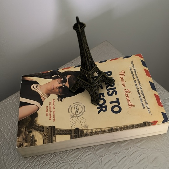Coffee Table Book | Art | Paris to die for. - Picture 4 of 17
